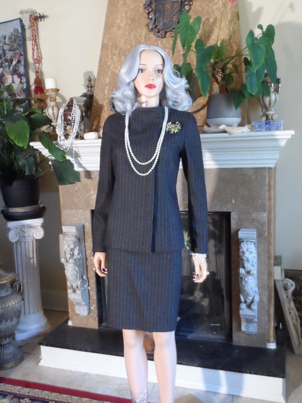 Carolina Herrera NY for Saks Fifth Avenue Brown Pinstripe Wool Skirt Suit Size 8